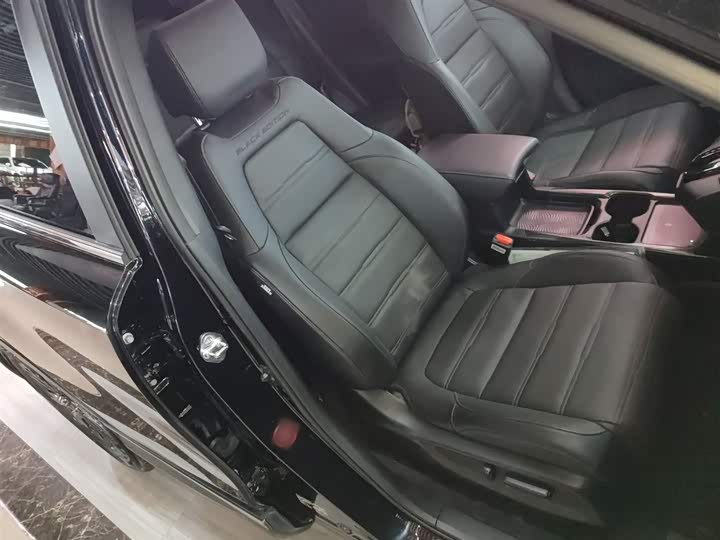 Фото 25 - Honda CR-V