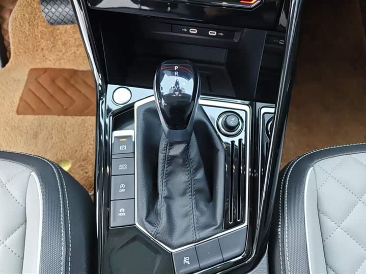 Фото 16 - Volkswagen Tayron