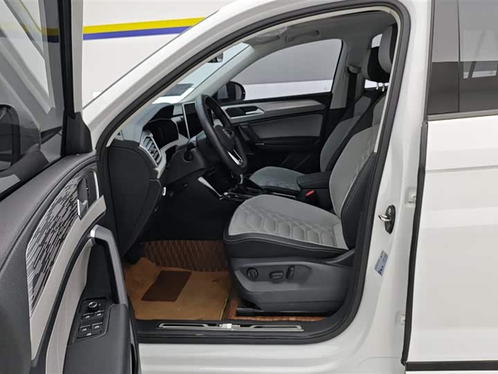 Фото 9 - Volkswagen Tayron