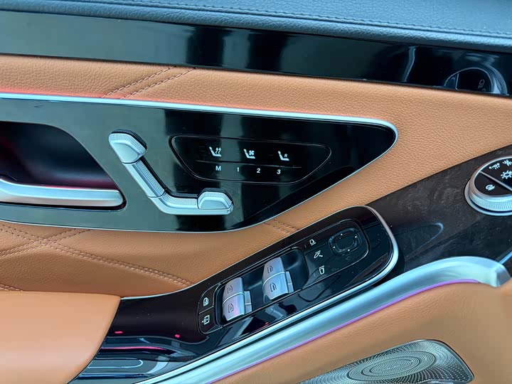 Фото 8 - Mercedes-Benz Maybach S-Class