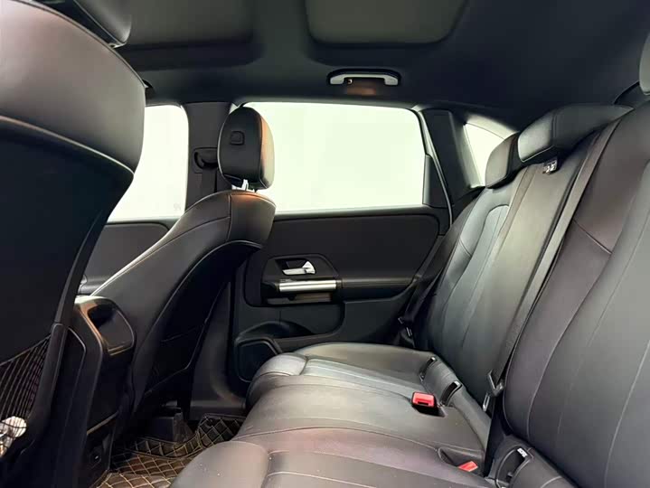 Фото 13 - Mercedes-Benz B-Class