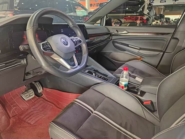 Фото 4 - Volkswagen Golf