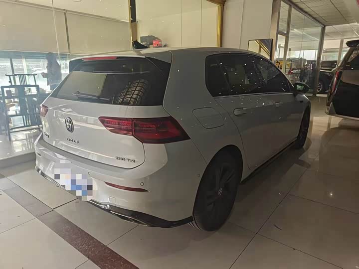 Фото 8 - Volkswagen Golf