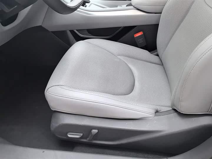 Фото 20 - XPeng Mona M03