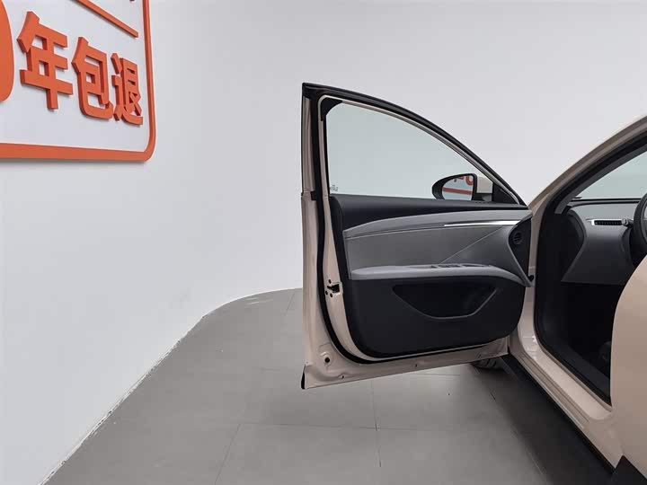 Фото 8 - XPeng Mona M03