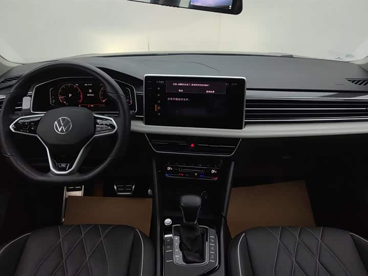 Фото 12 - Volkswagen Tiguan L Pro