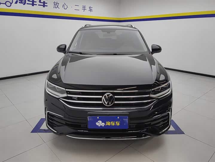 Фото 2 - Volkswagen Tiguan L Pro