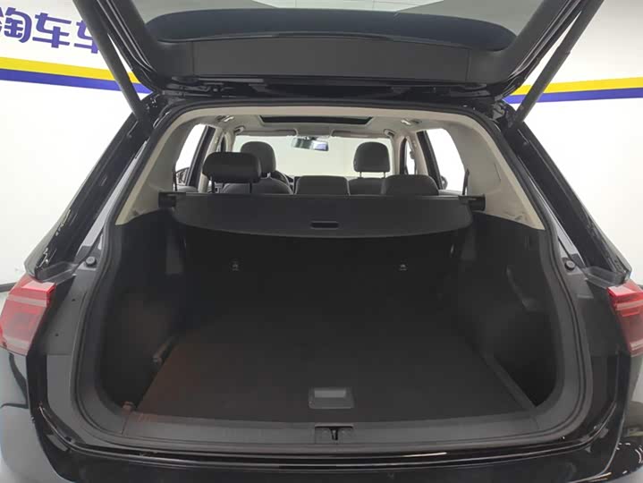 Фото 4 - Volkswagen Tiguan L Pro