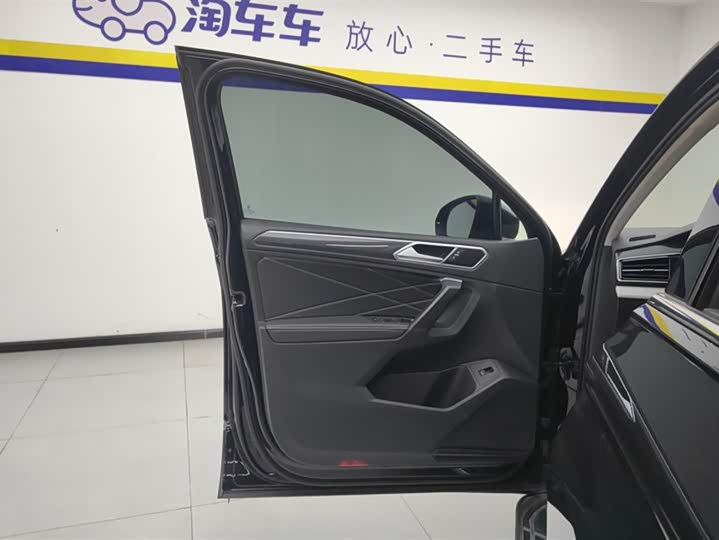 Фото 7 - Volkswagen Tiguan L Pro