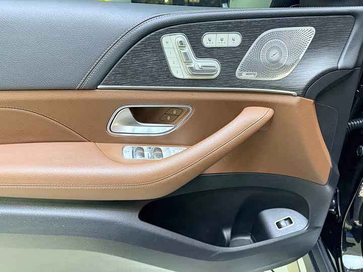 Фото 19 - Mercedes-Benz GLS-Class