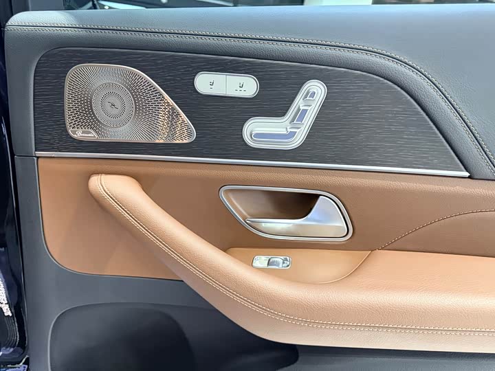 Фото 20 - Mercedes-Benz GLS-Class