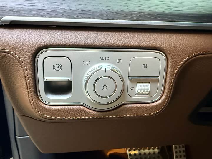 Фото 21 - Mercedes-Benz GLS-Class