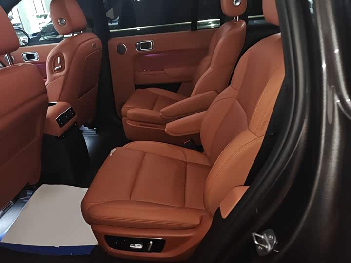 Фото 17 - LiXiang L9