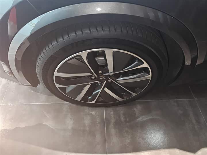 Фото 23 - LiXiang L9