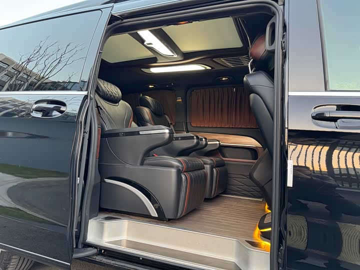 Фото 20 - Mercedes-Benz V-Class