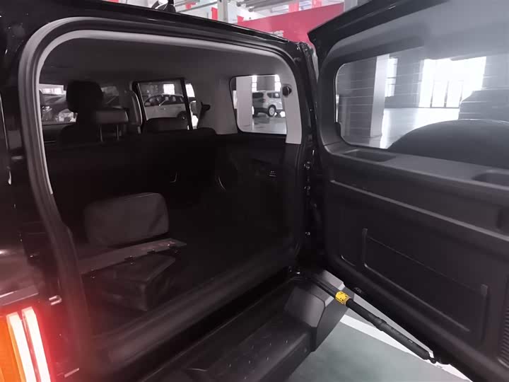 Фото 19 - Tank 300 Hybrid