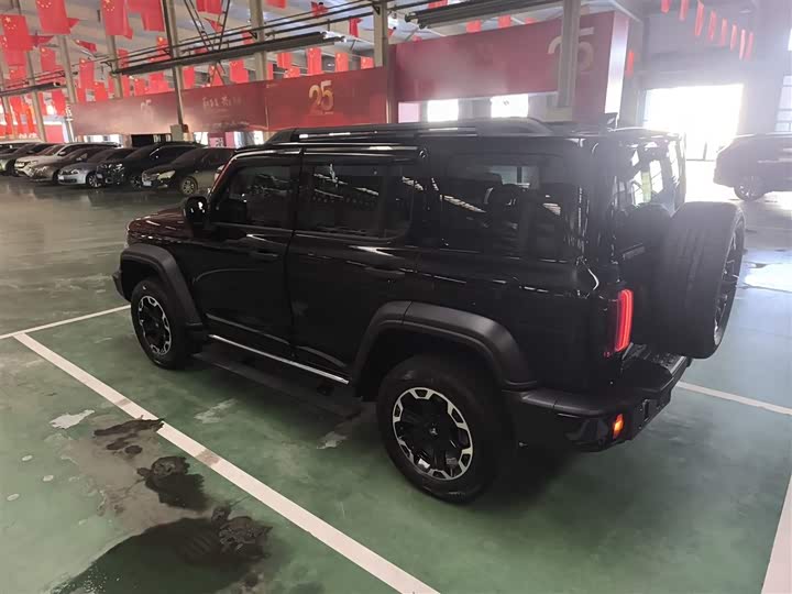 Фото 5 - Tank 300 Hybrid