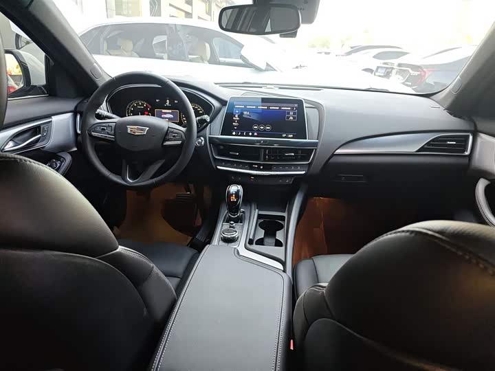 Фото 10 - Cadillac CT5