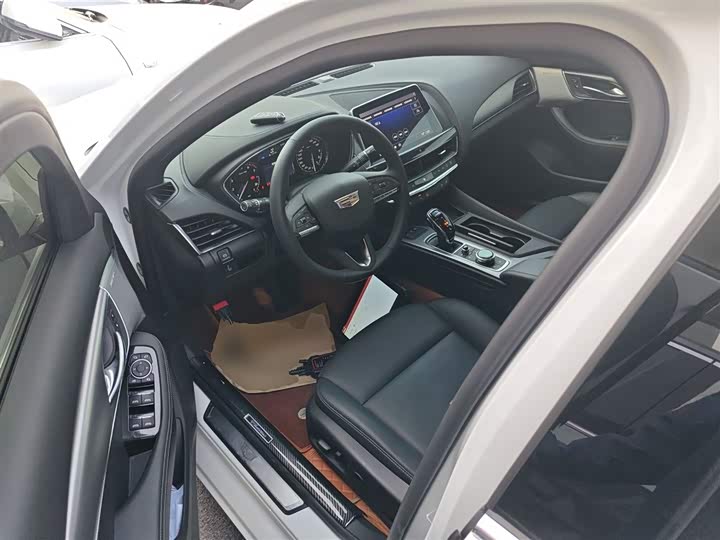 Фото 15 - Cadillac CT5