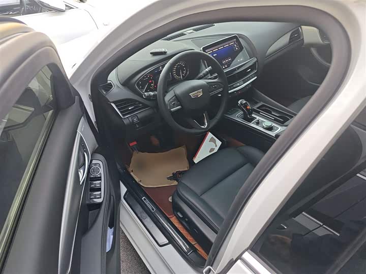 Фото 16 - Cadillac CT5