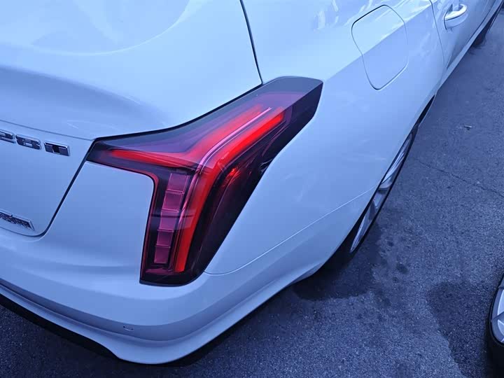 Фото 8 - Cadillac CT5