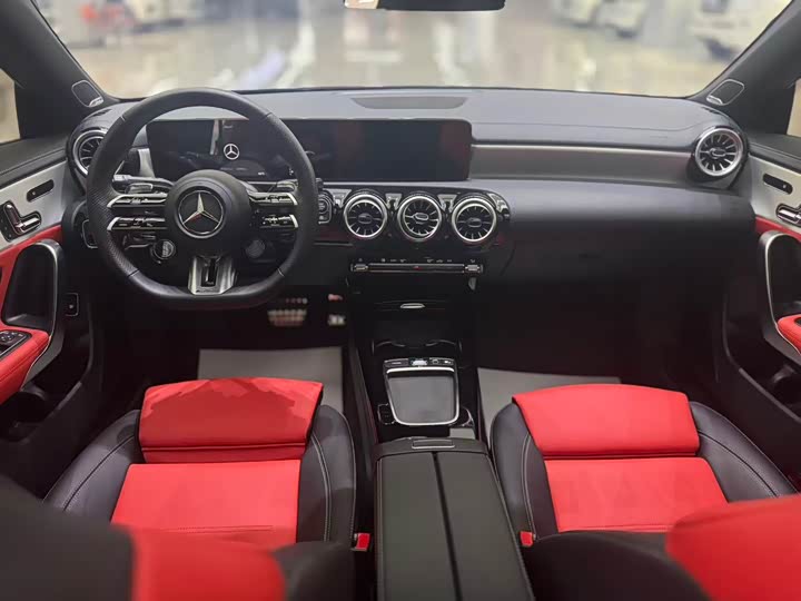 Фото 6 - Mercedes-Benz CLA-Class AMG