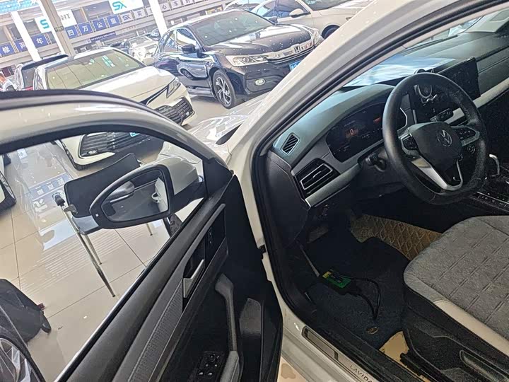 Фото 16 - Volkswagen Lavida