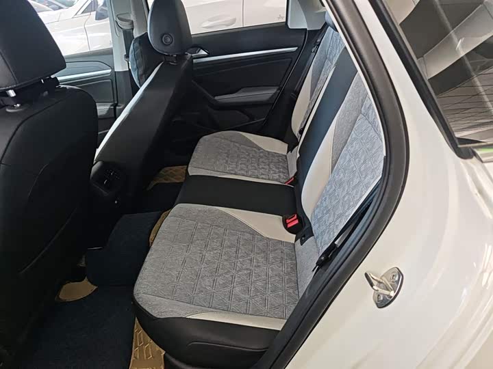 Фото 17 - Volkswagen Lavida