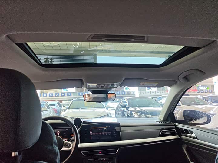 Фото 18 - Volkswagen Lavida