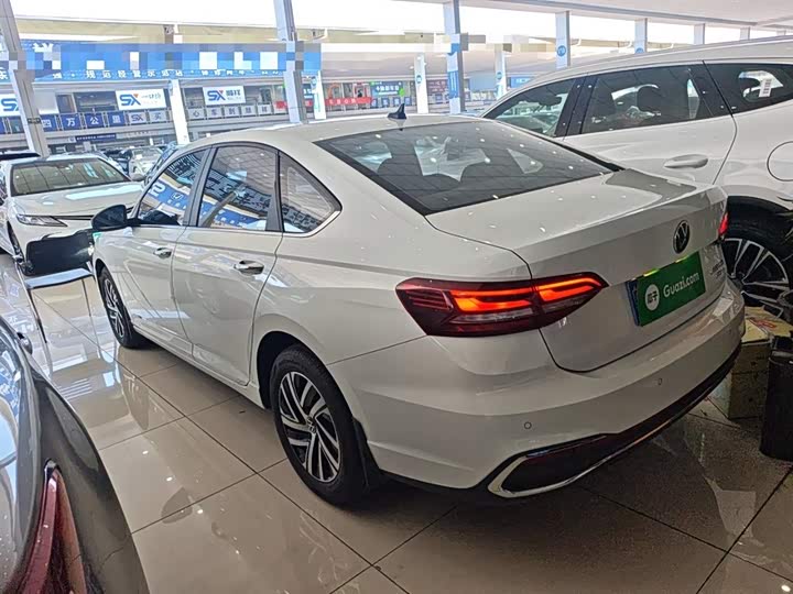 Фото 5 - Volkswagen Lavida