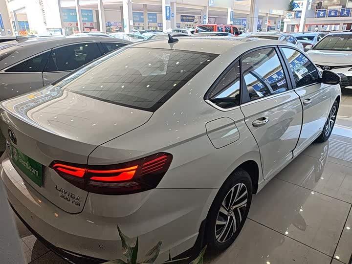 Фото 7 - Volkswagen Lavida