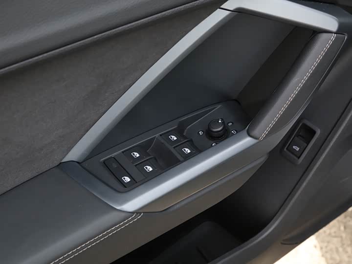 Фото 10 - Audi Q3