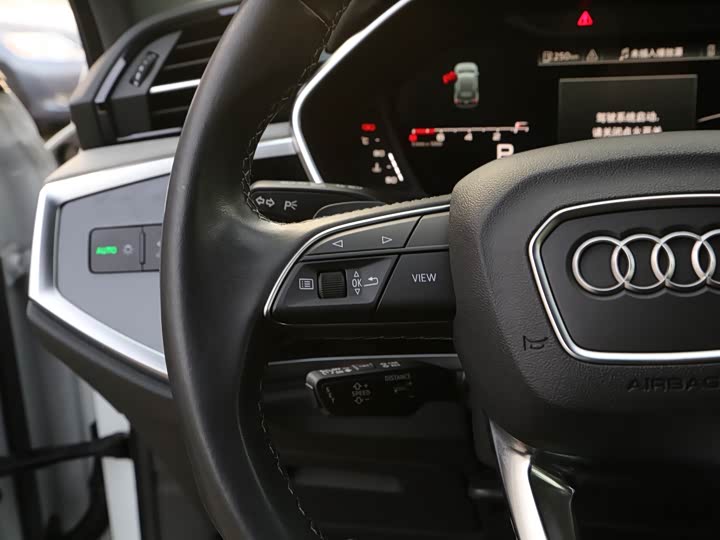 Фото 12 - Audi Q3