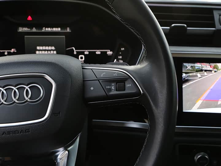 Фото 13 - Audi Q3