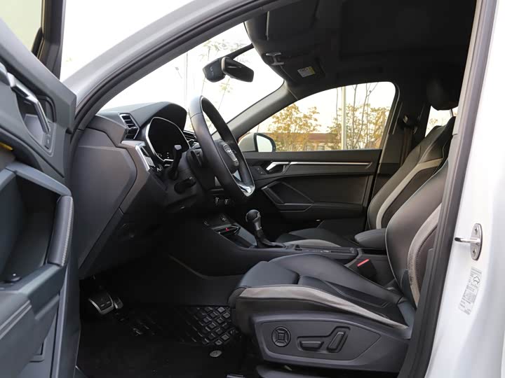 Фото 14 - Audi Q3