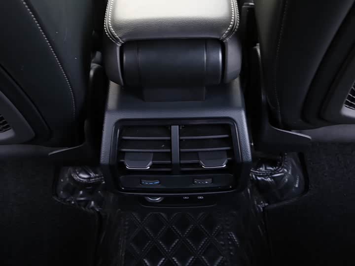 Фото 16 - Audi Q3