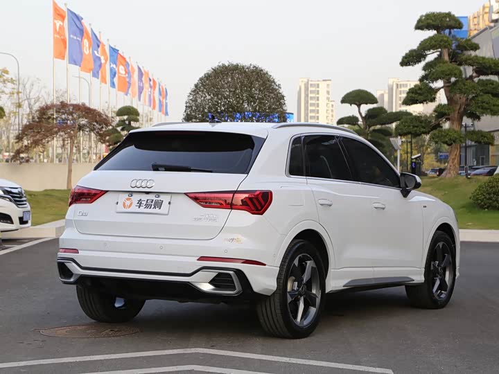 Фото 21 - Audi Q3