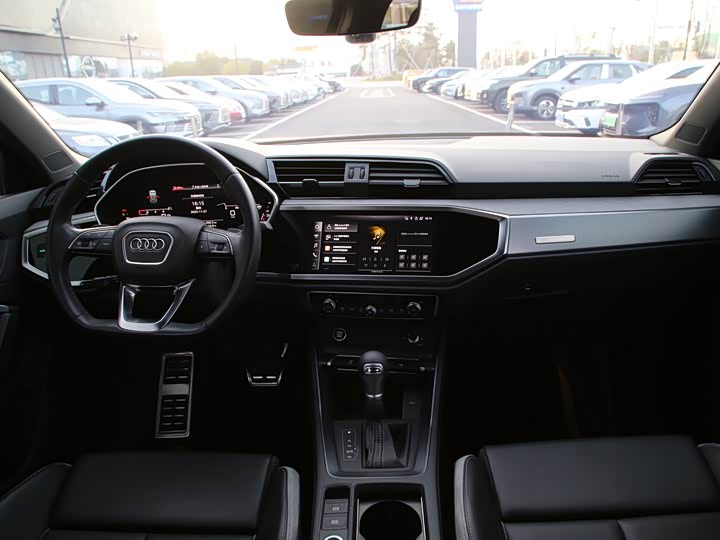 Фото 4 - Audi Q3