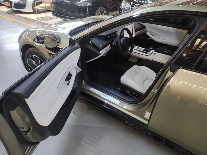 Фото 15 - Xiaomi SU7