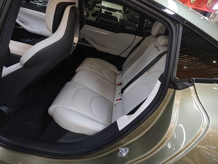 Фото 16 - Xiaomi SU7