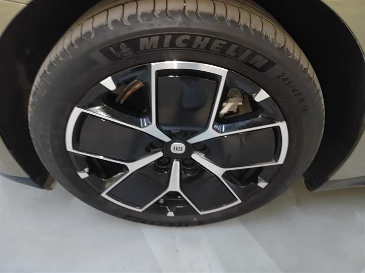 Фото 22 - Xiaomi SU7