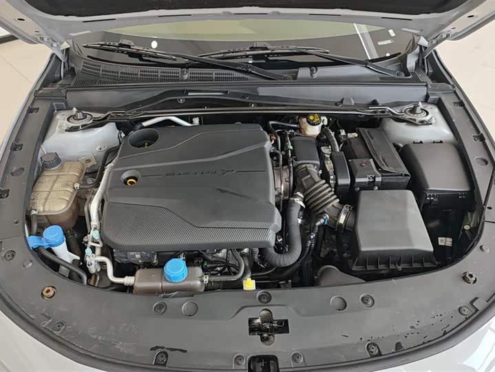 Фото 10 - Changan UNI-V