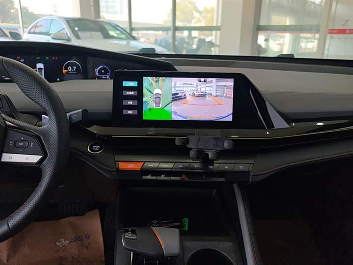 Фото 13 - Changan UNI-V