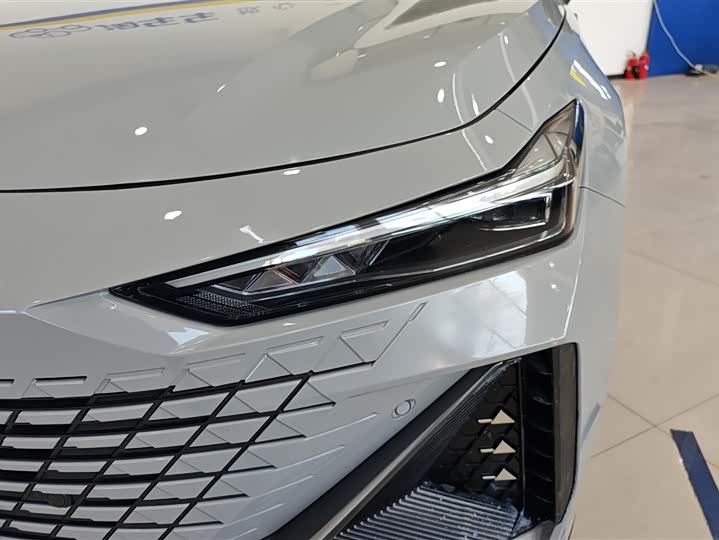 Фото 5 - Changan UNI-V