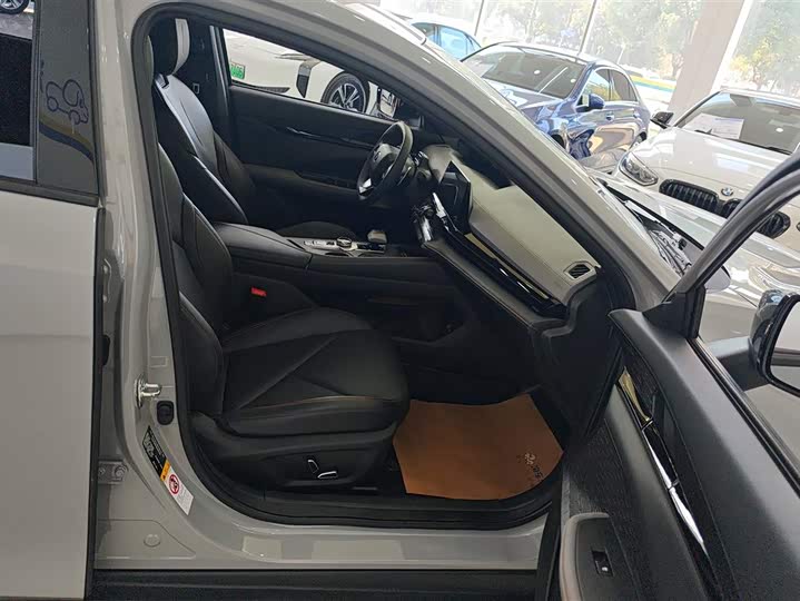 Фото 8 - Changan UNI-V