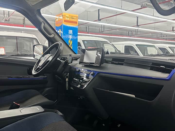 Фото 11 - Dongfeng EM27