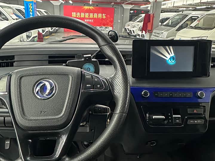 Фото 13 - Dongfeng EM27