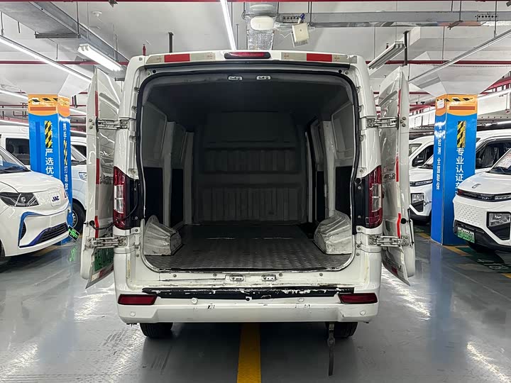 Фото 7 - Dongfeng EM27