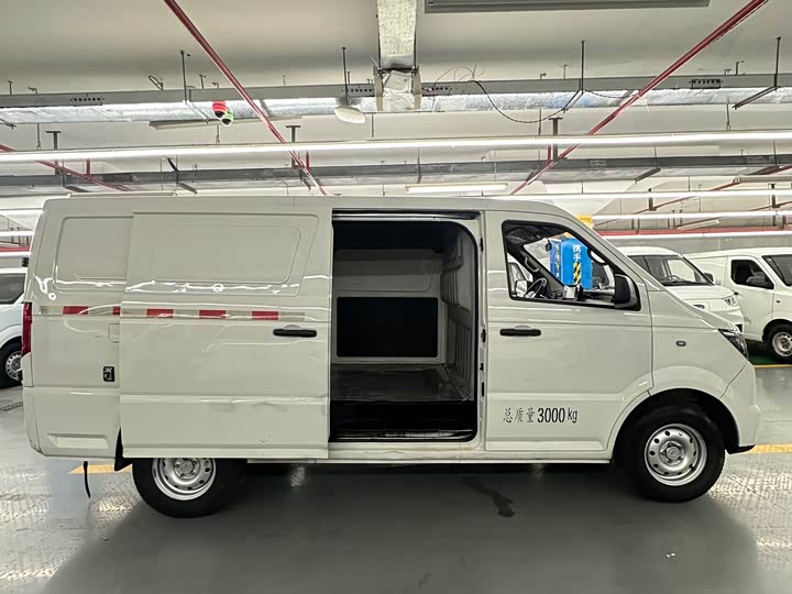 Фото 9 - Dongfeng EM27