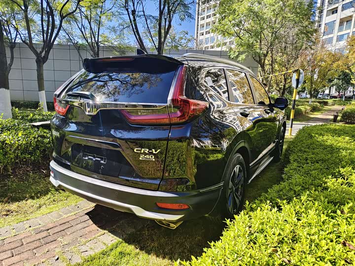 Фото 14 - Honda CR-V